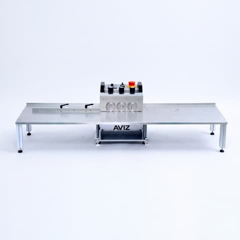 AVIZ Auto Cut PCB Separation System for Low-stress Board Separation - فصل لوحات PCB وPCBA AVIZ Auto Cut PCB Separation System for Low-stress Board Separation منظر المعدة ضمن فصل PCB وPCBA بطريقة مضبوطة