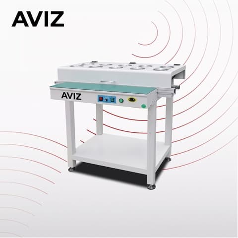 AVIZ Belts Cooling PCB Conveyor for Board Transfer Control - تحميل وتفريغ ونقل وتخزين PCB المؤقت AVIZ Belts Cooling PCB Conveyor for Board Transfer Control منظر المعدة ضمن حركة PCB مستقرة بين مراحل العملية